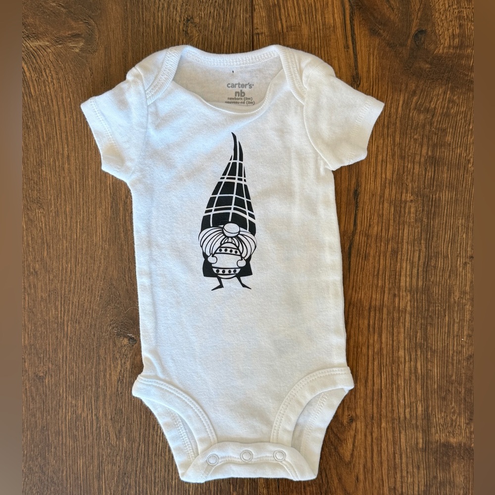 ✨4/$15✨ Gnome Baby Onesie Carter’s Size Newborn